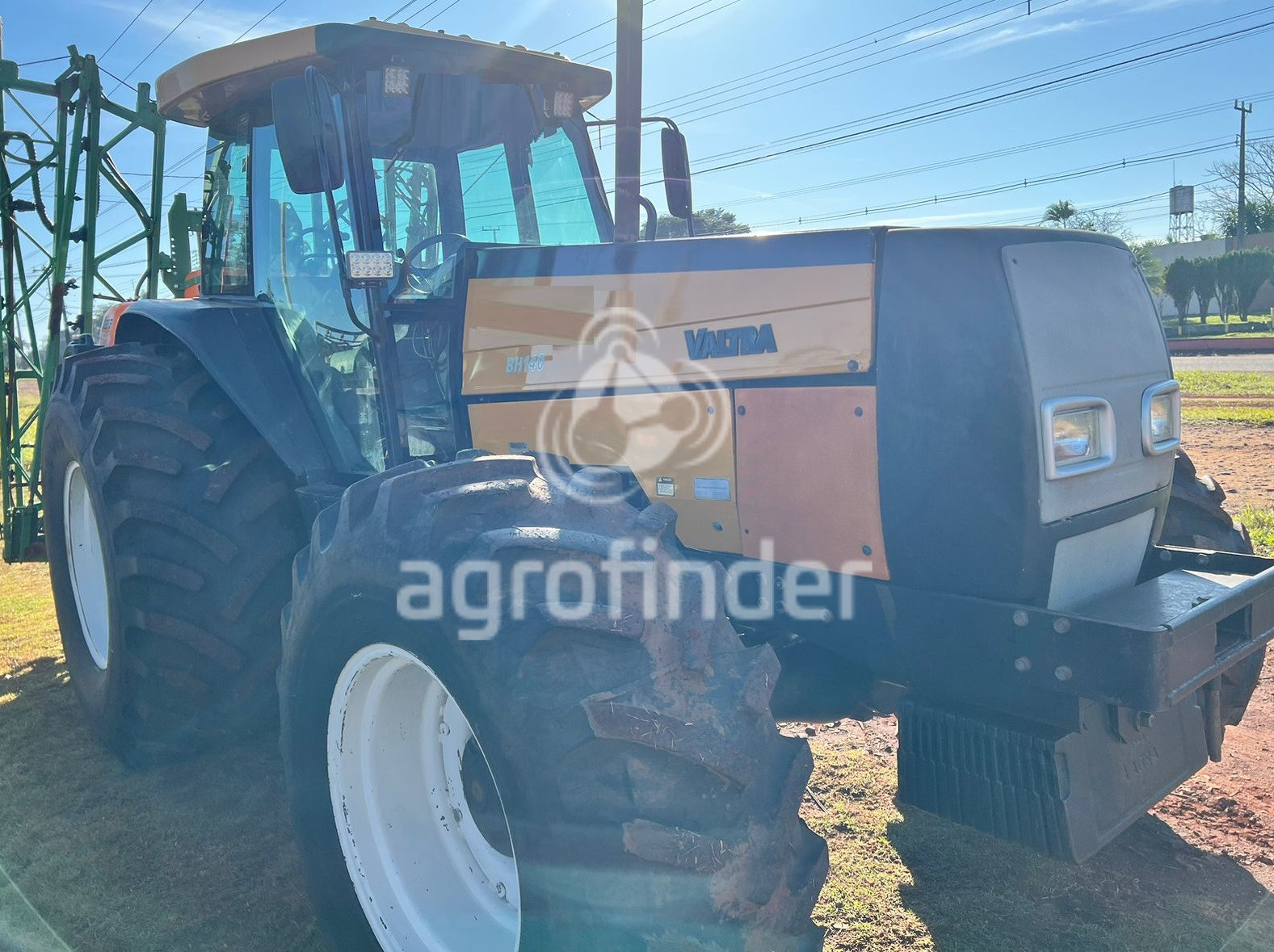 Trator Valtra BH 140 Ano 2004 Agrofinder